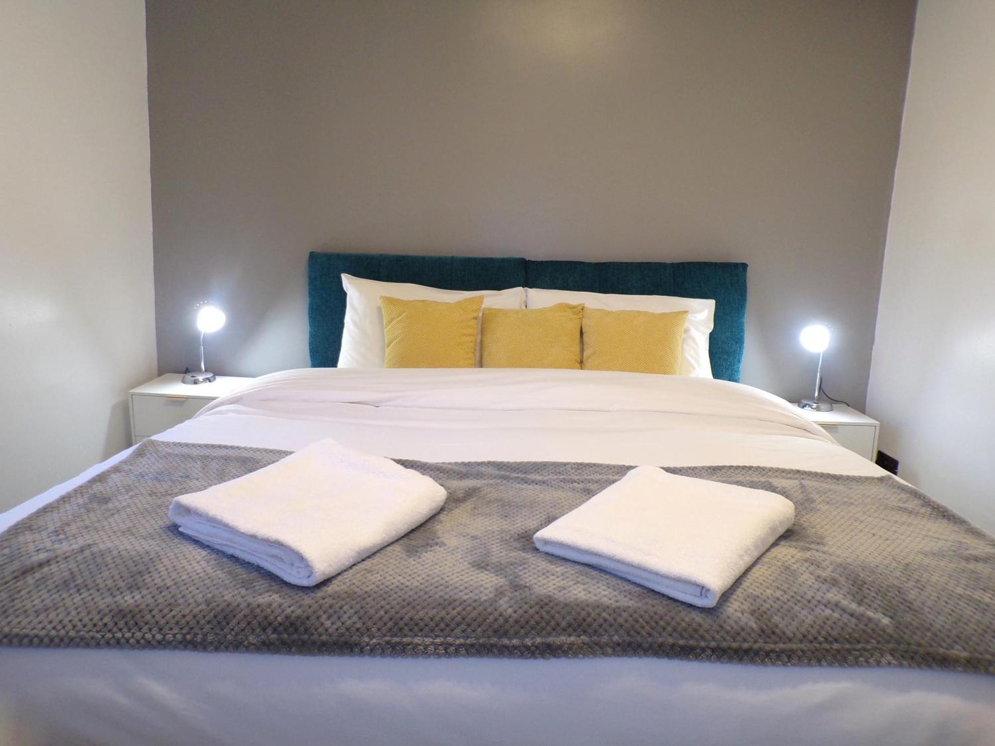 Hazelhurst House - 4 Bedrooms 2 Bathrooms Stoke-on-Trent 외부 사진